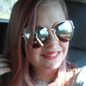 Meet your Posher, Rose